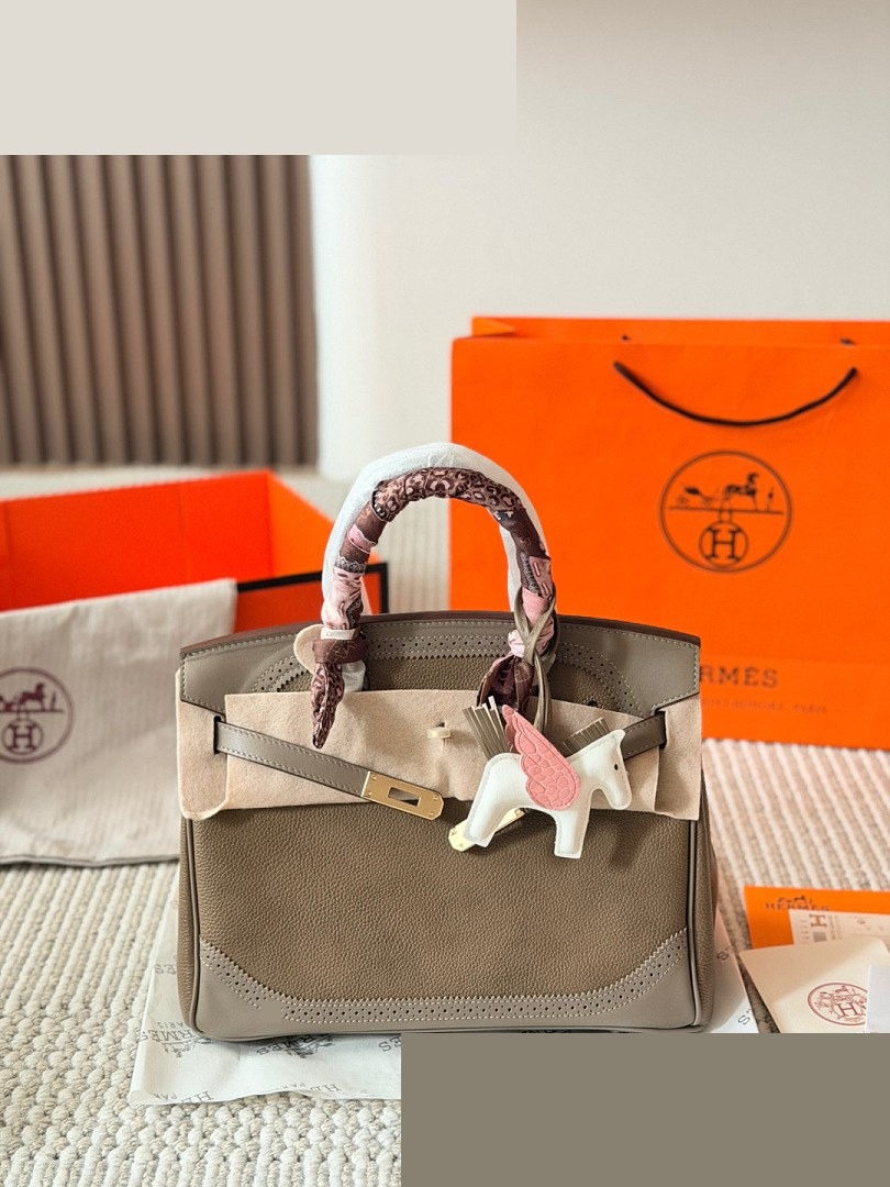 HM Bag 208