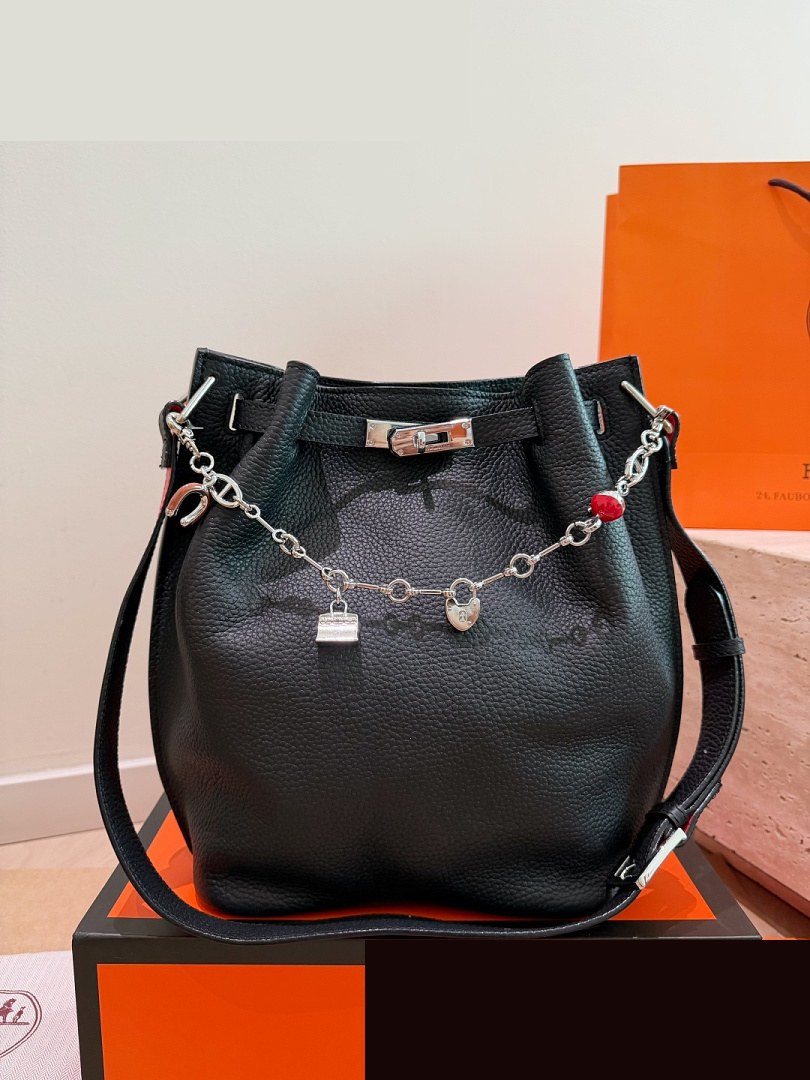 HM Bag 235