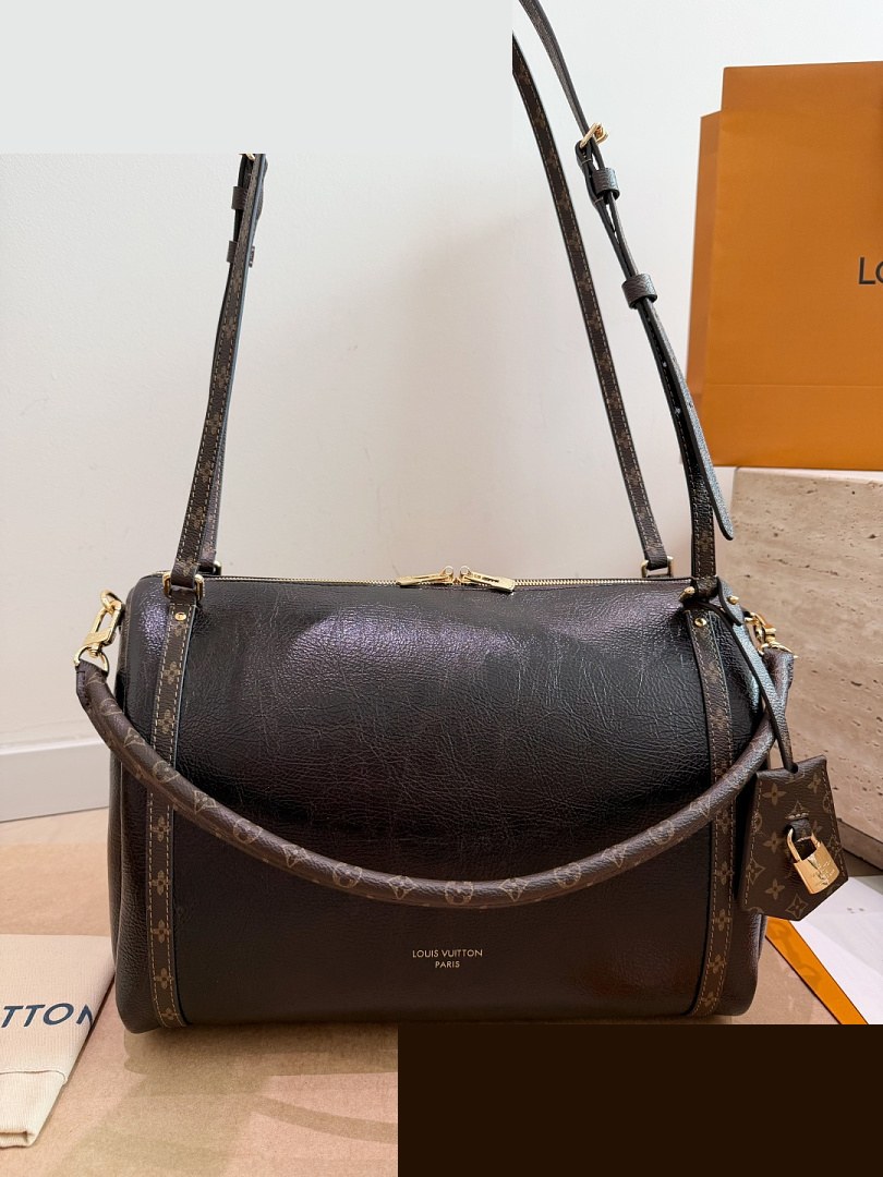 LV Bag 021