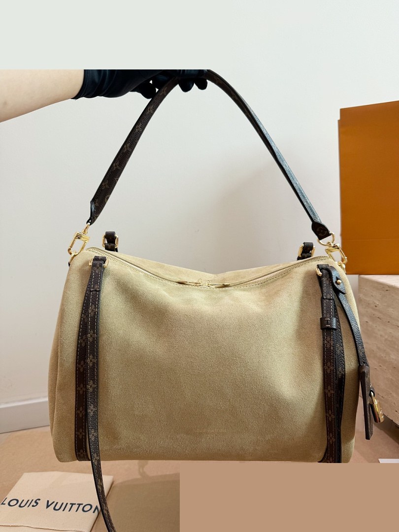 LV Bag 022