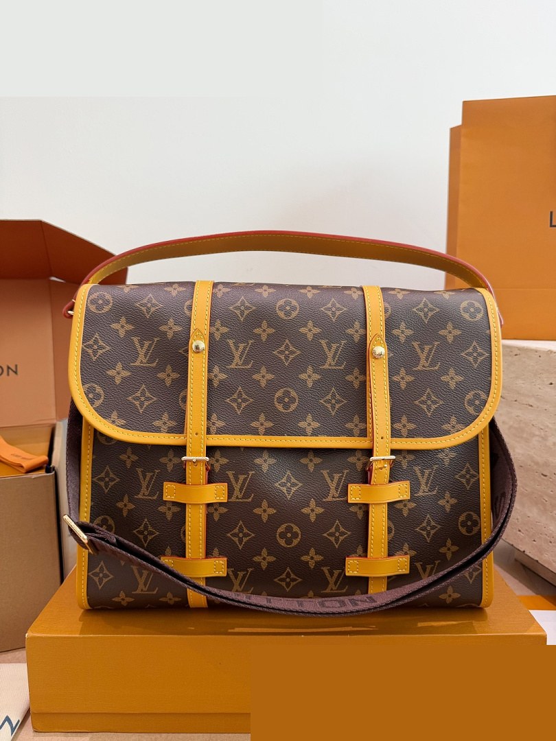 LV Bag 045