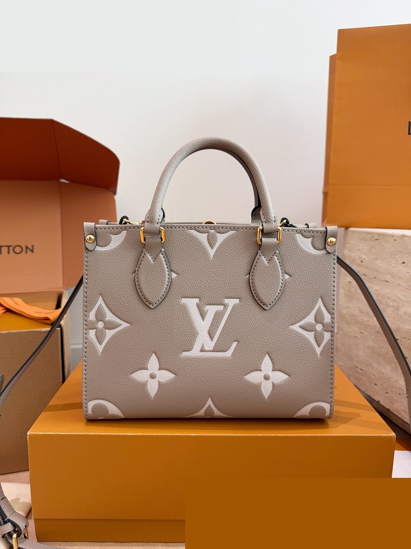 LV Bag 056