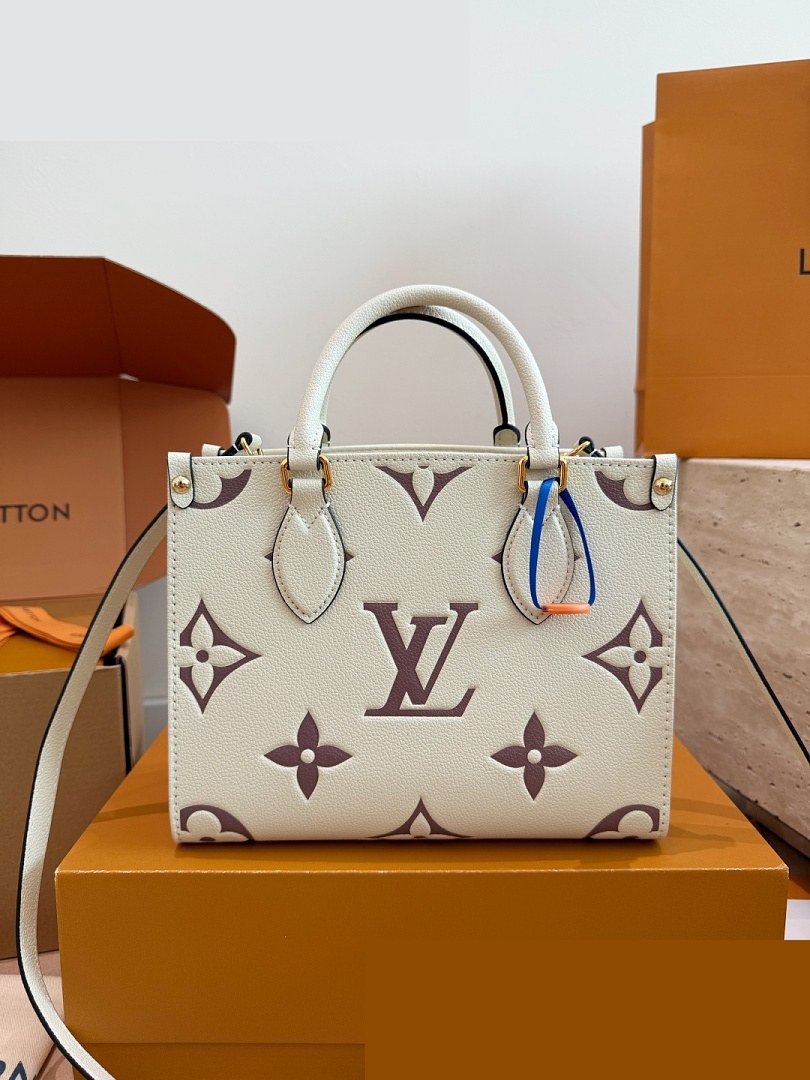LV Bag 057