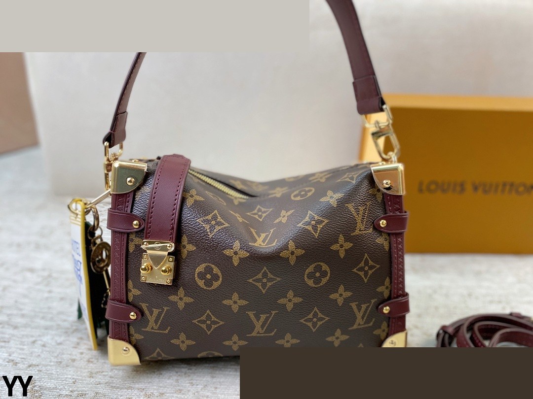 LV Bag 079
