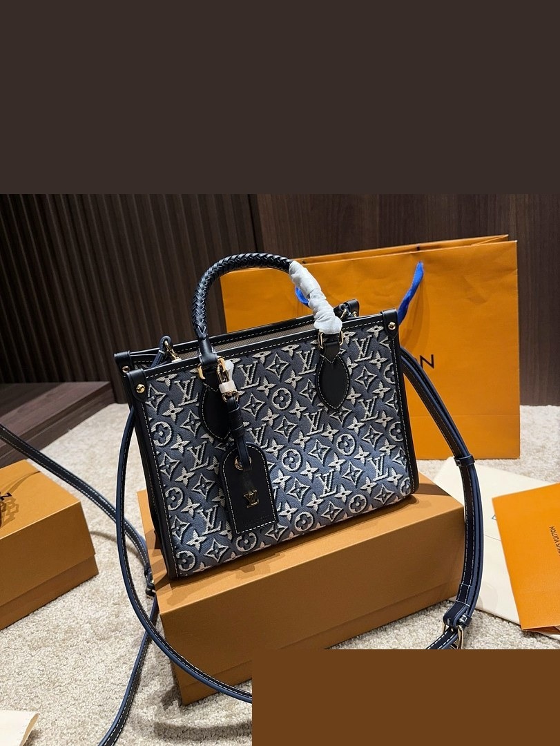 LV Bag 092