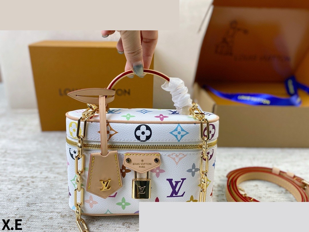 LV Bag 114
