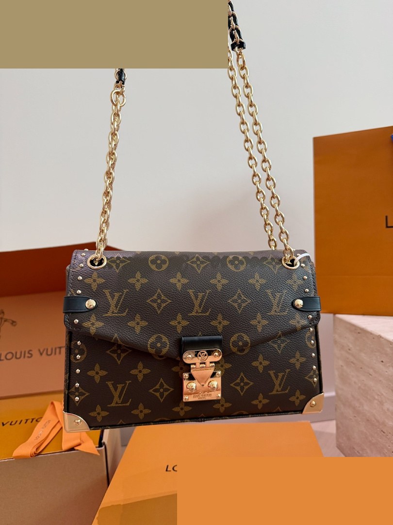 LV Bag 153