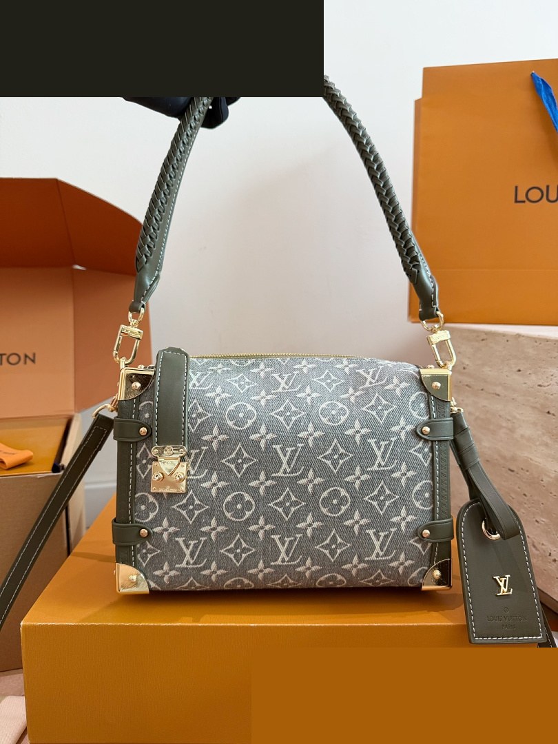 LV Bag 162