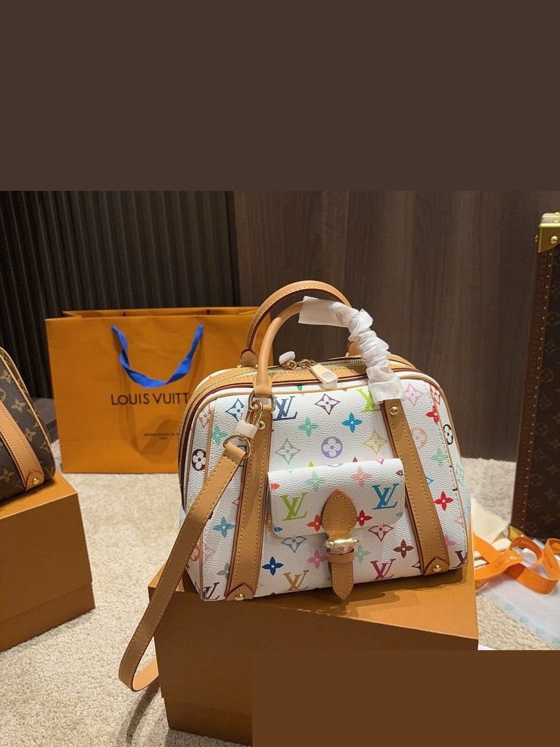 LV Bag 179