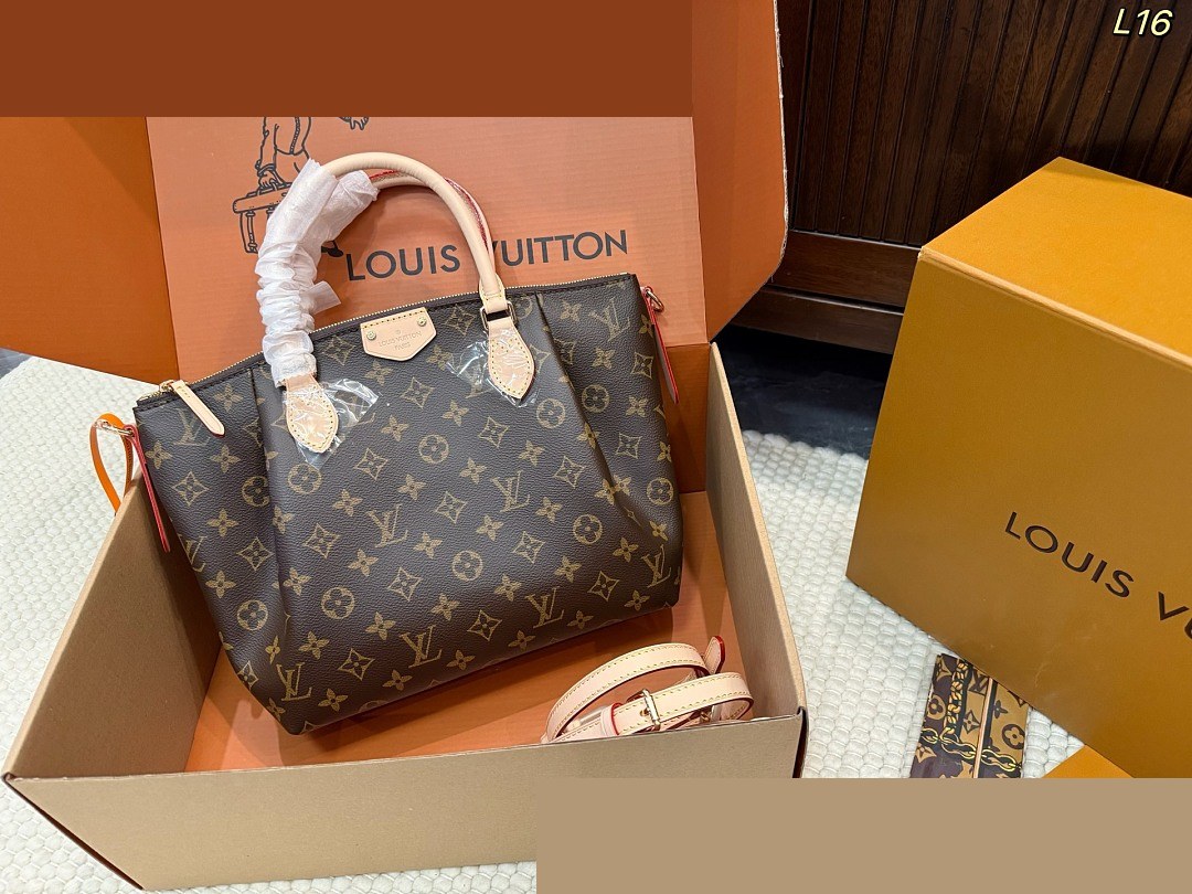 LV Bag 209