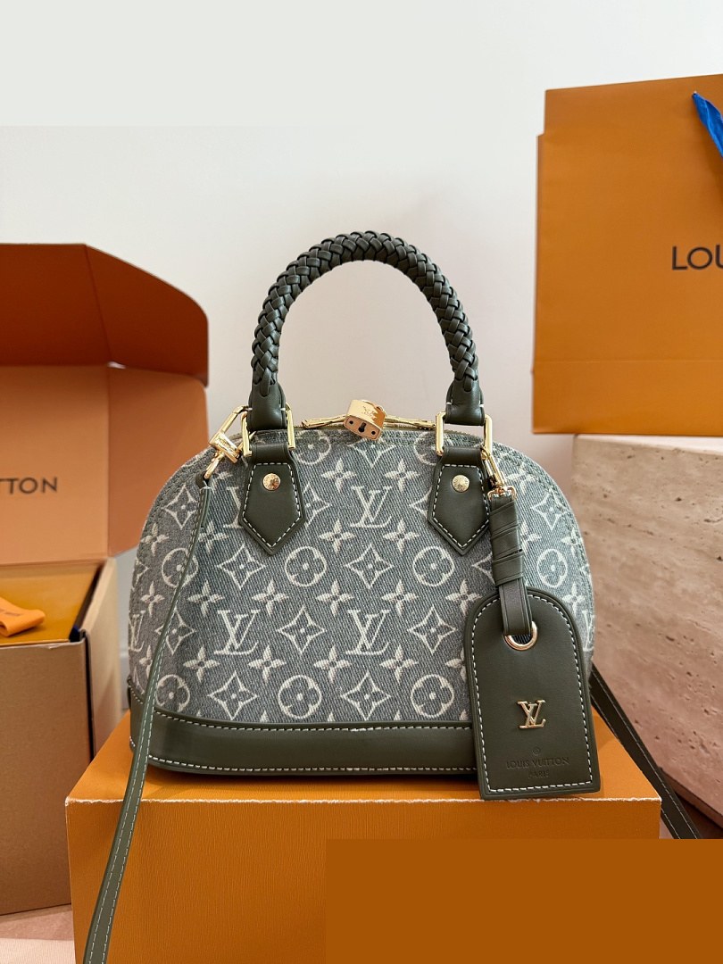 LV Bag 212