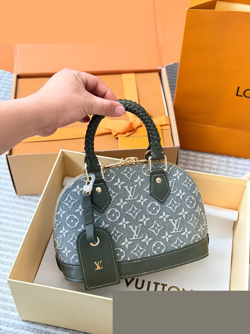 LV Bag 225