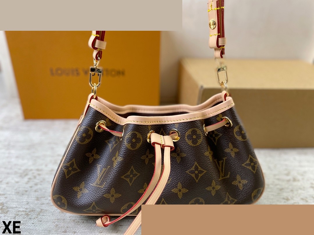 LV Bag 277