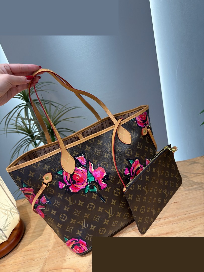 LV Bag 284