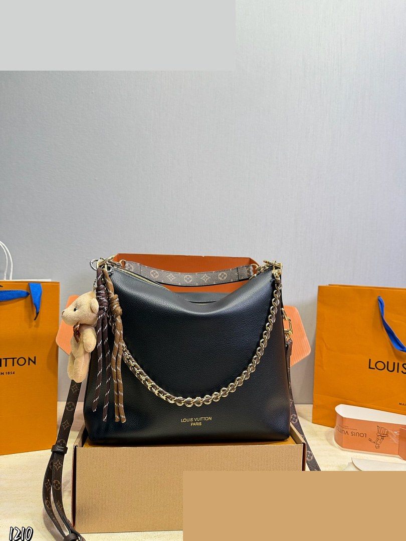 LV Bag 305