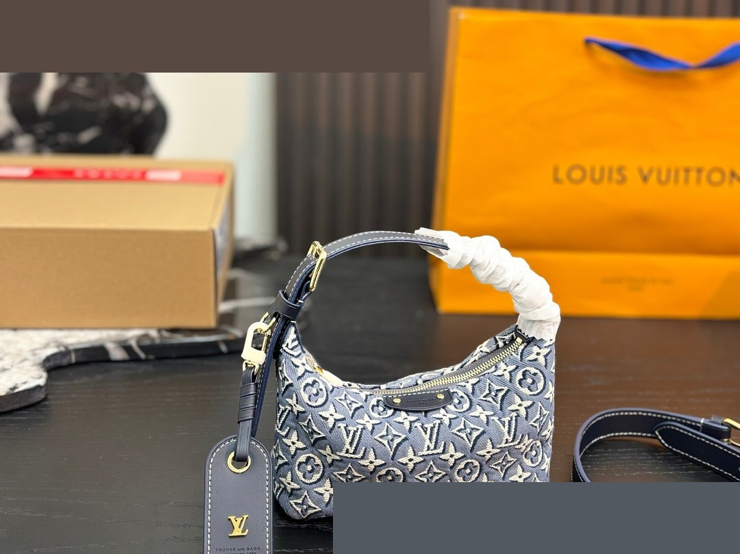 LV Bag 326