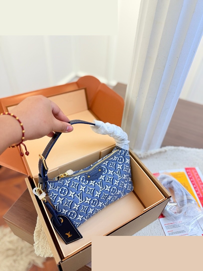 LV Bag 348