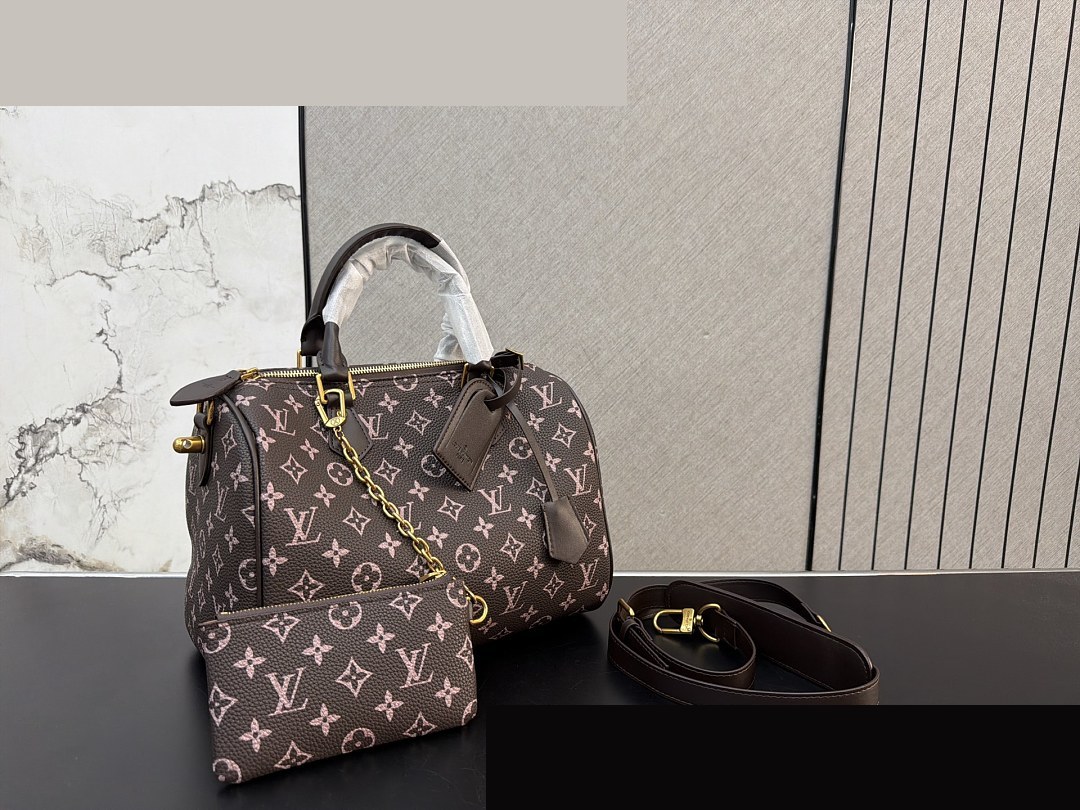 LV Bag 353