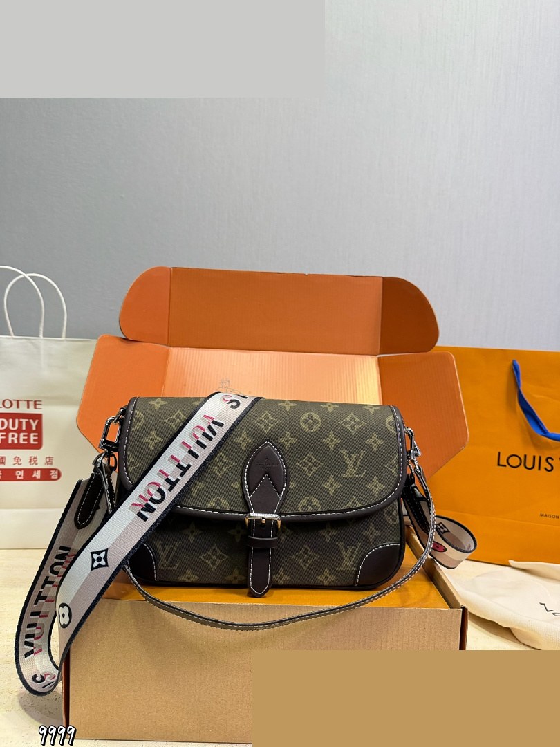 LV Bag 364