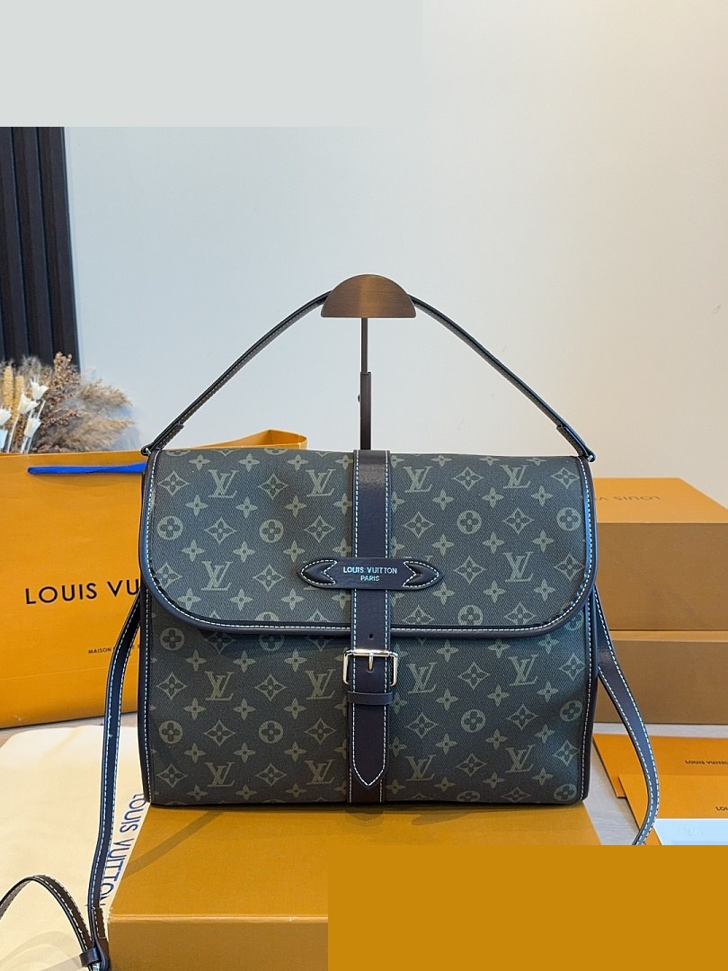 LV Bag 369