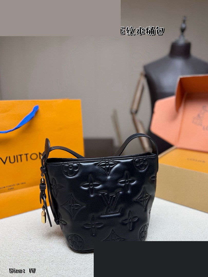 LV Bag 402