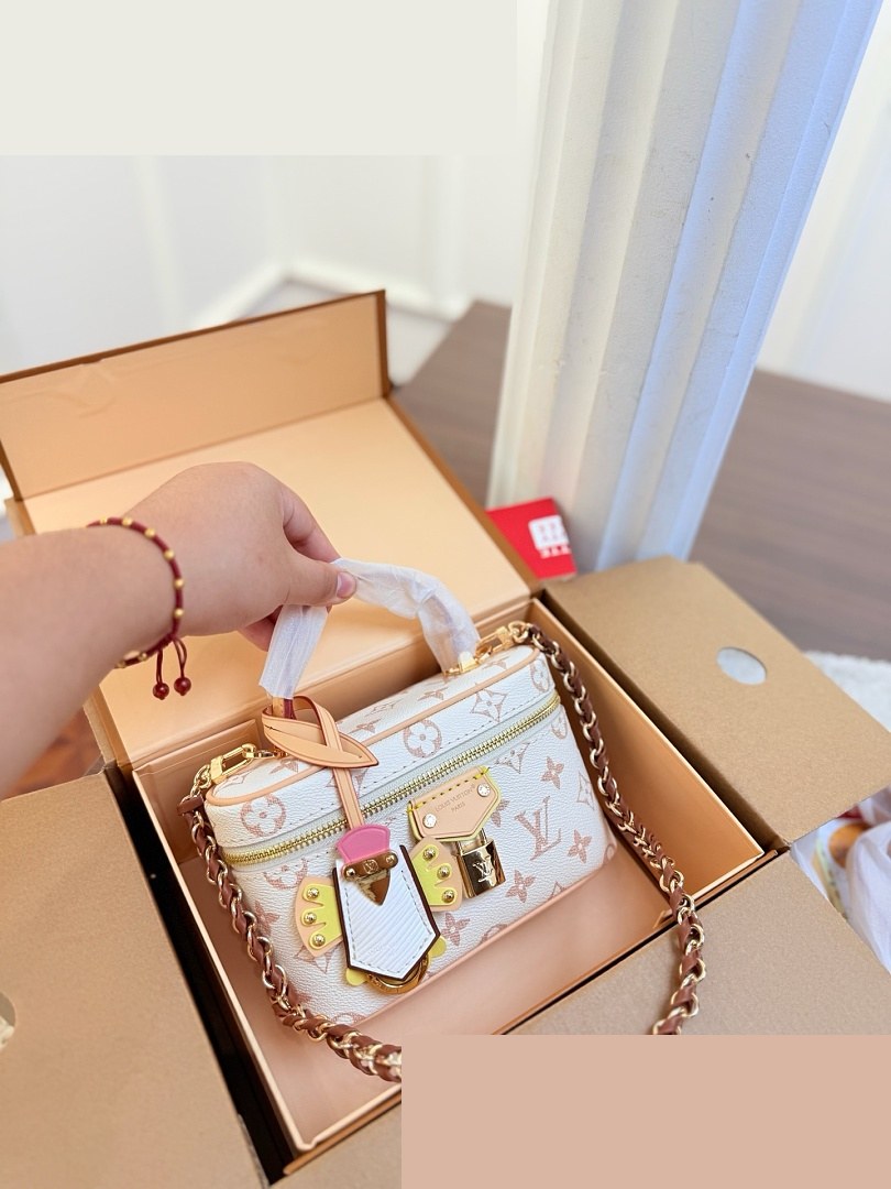 LV Bag 418