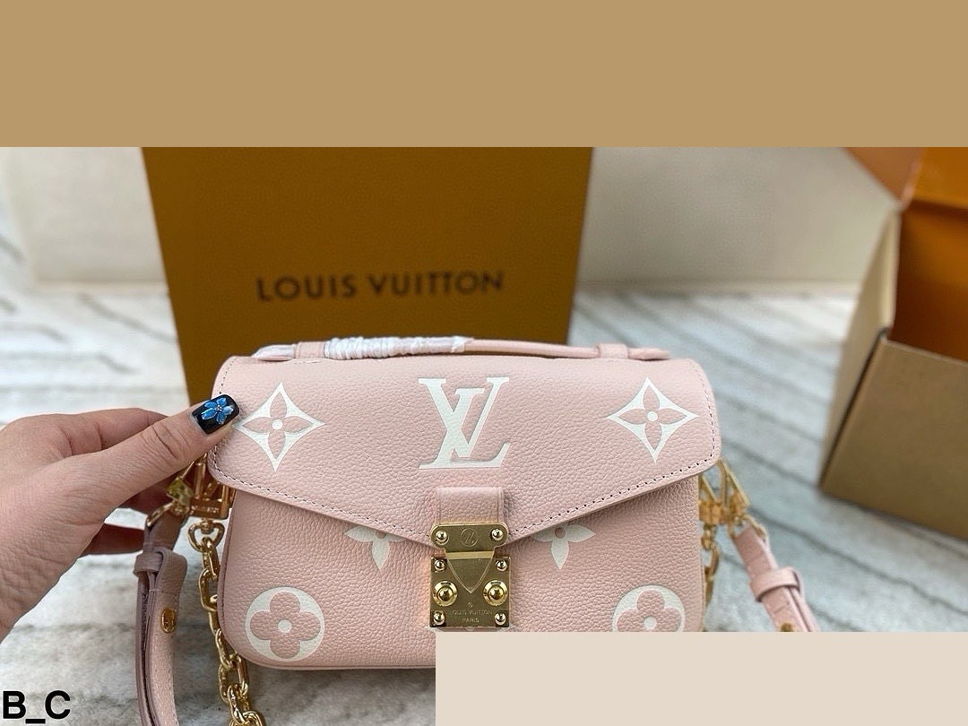 LV Bag 437