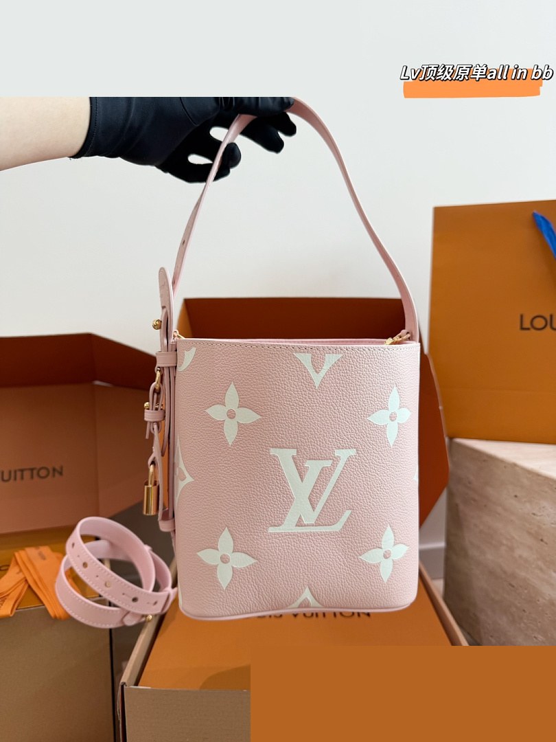LV Bag 440