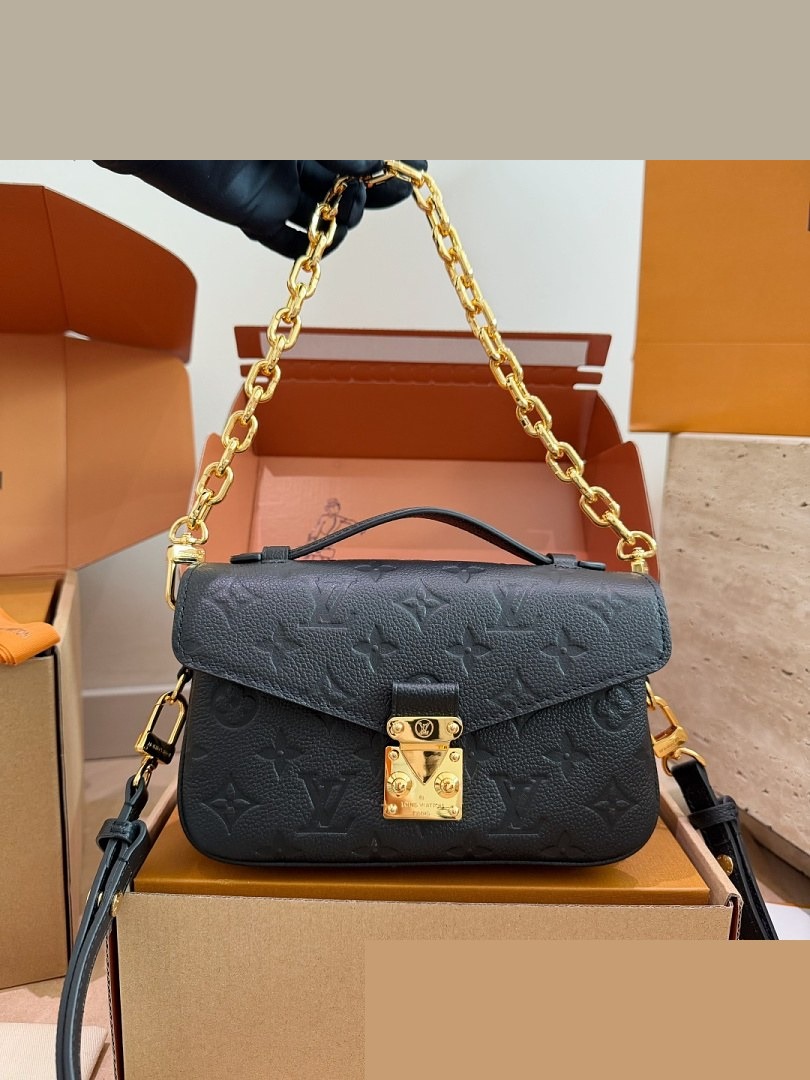 LV Bag 449