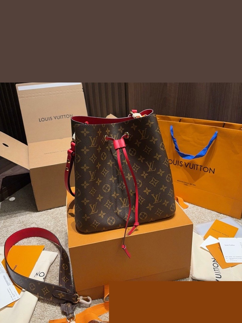 LV Bag 465