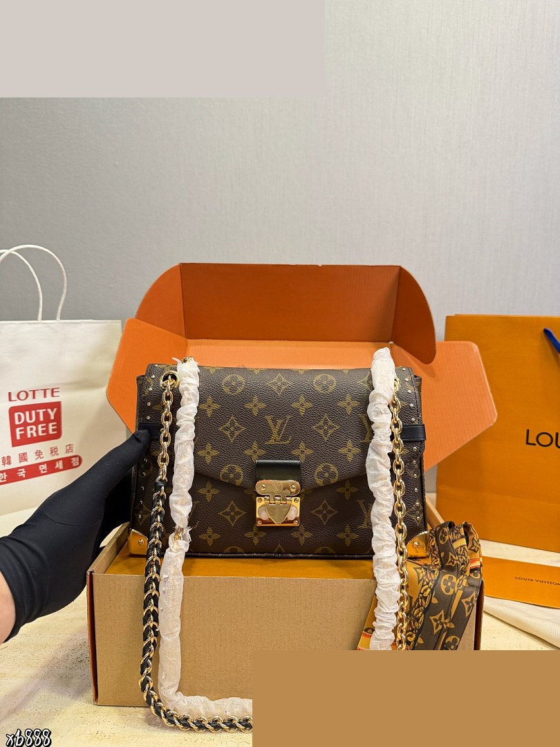 LV Bag 474