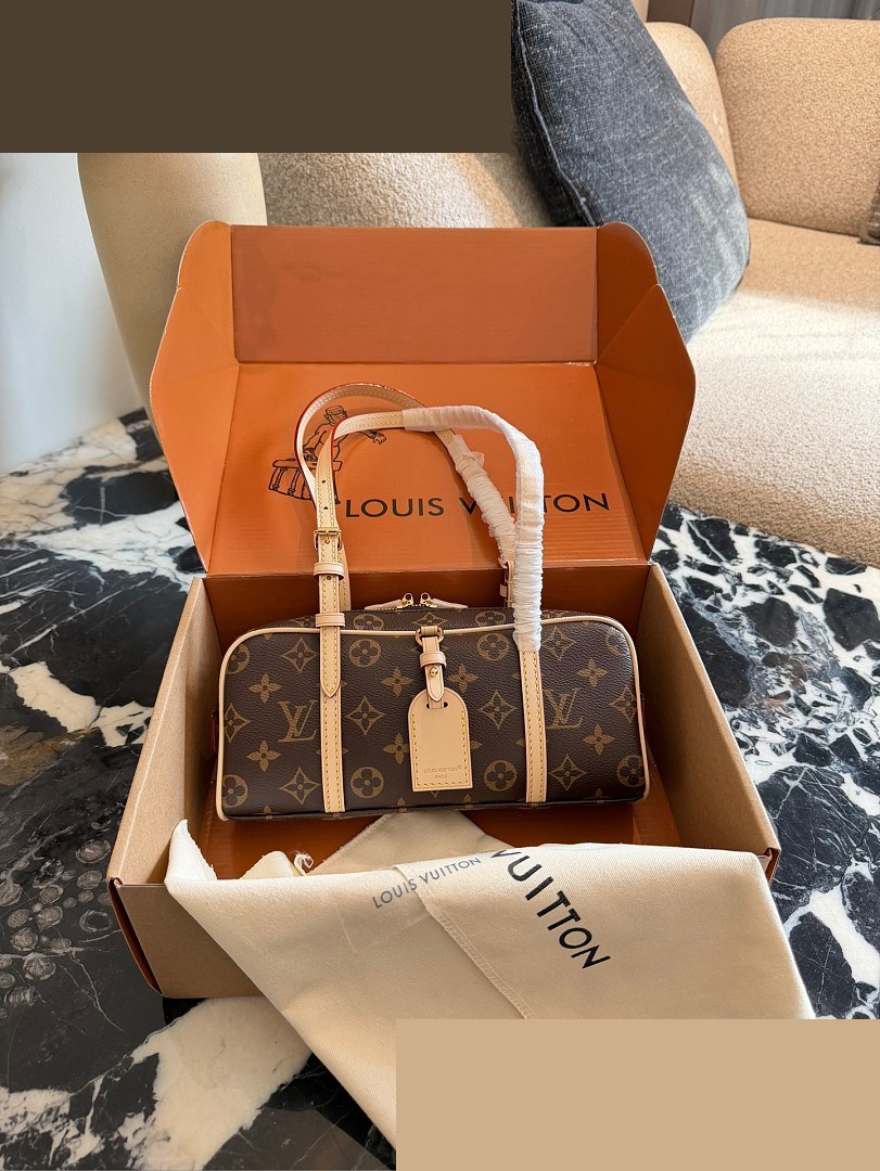 LV Bag 486