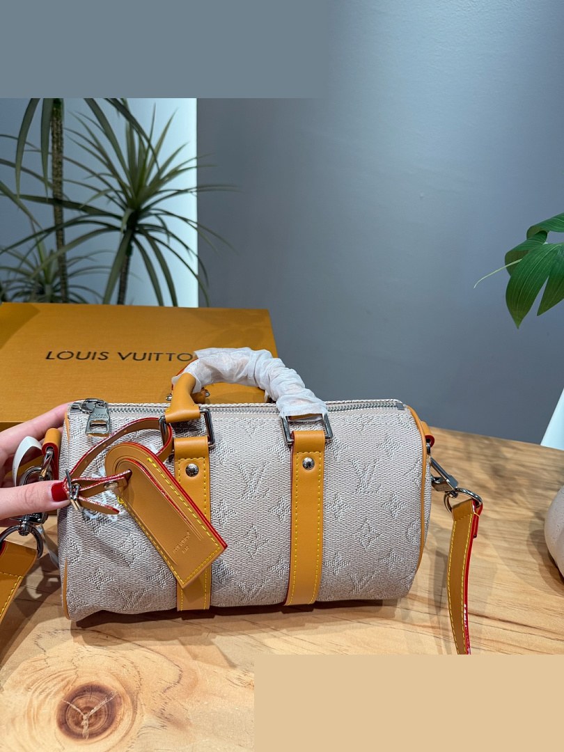LV Bag 525