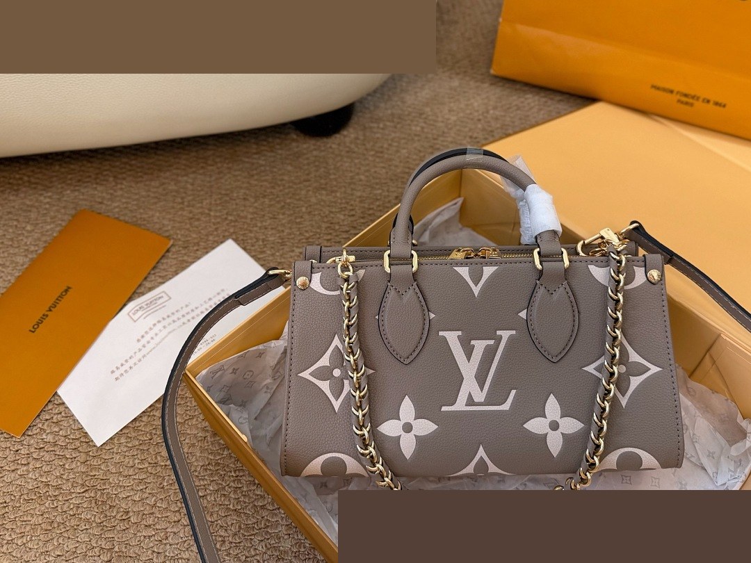 LV Bag 553