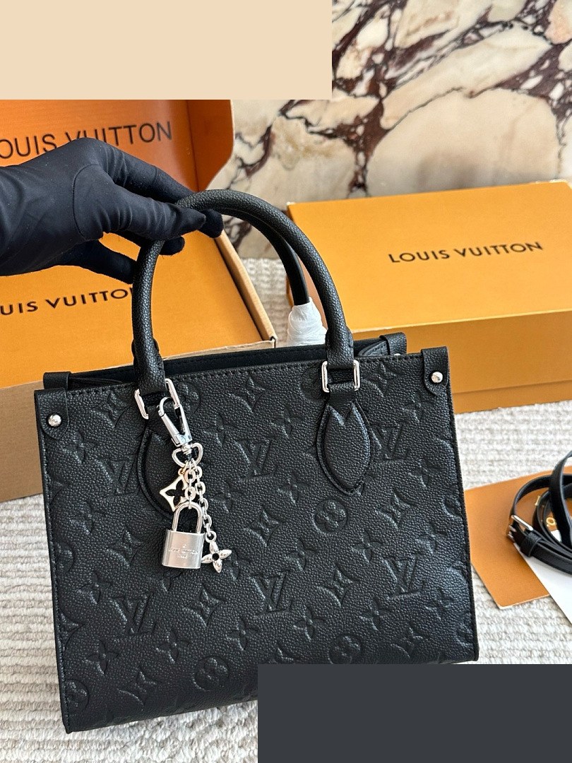 LV Bag 559