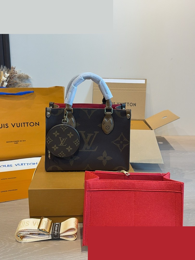 LV Bag 560