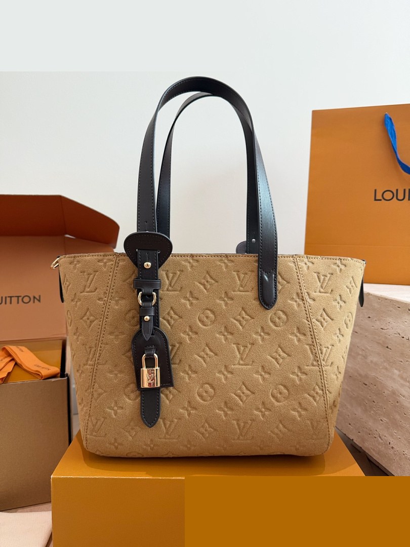 LV Bag 567