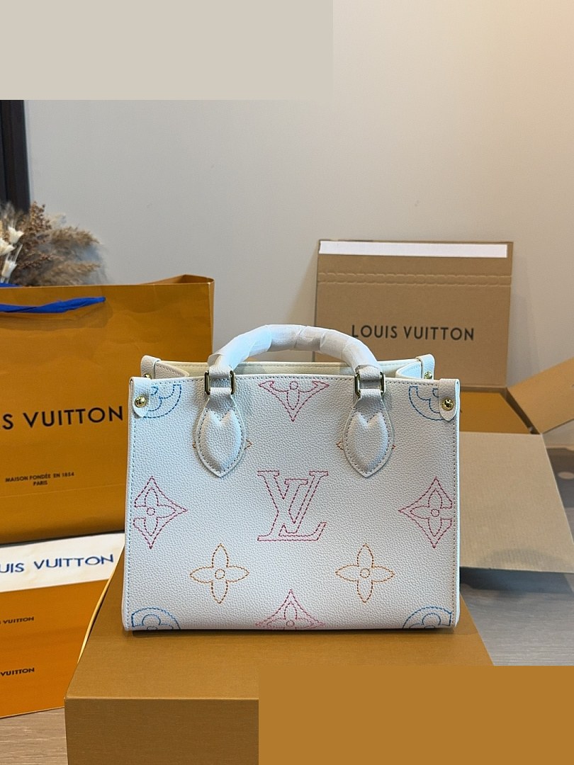 LV Bag 586