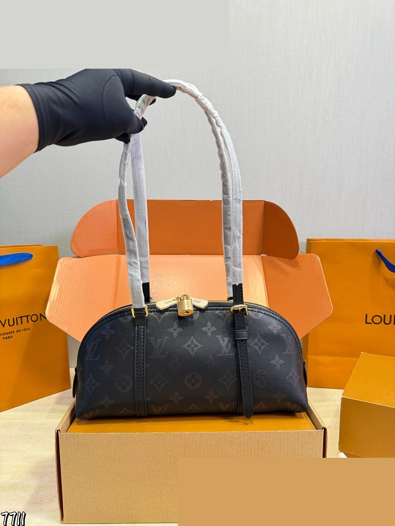 LV Bag 589