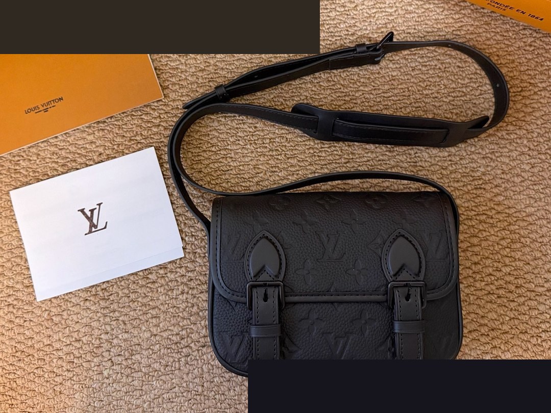 LV Bag 590
