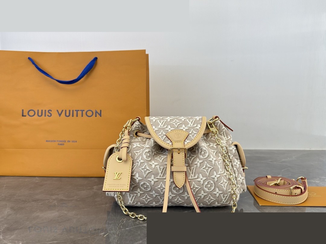 LV Bag 592