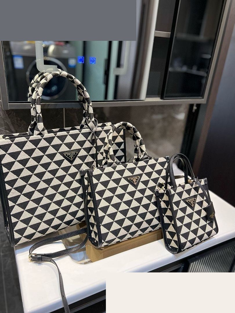 PR Bag 136